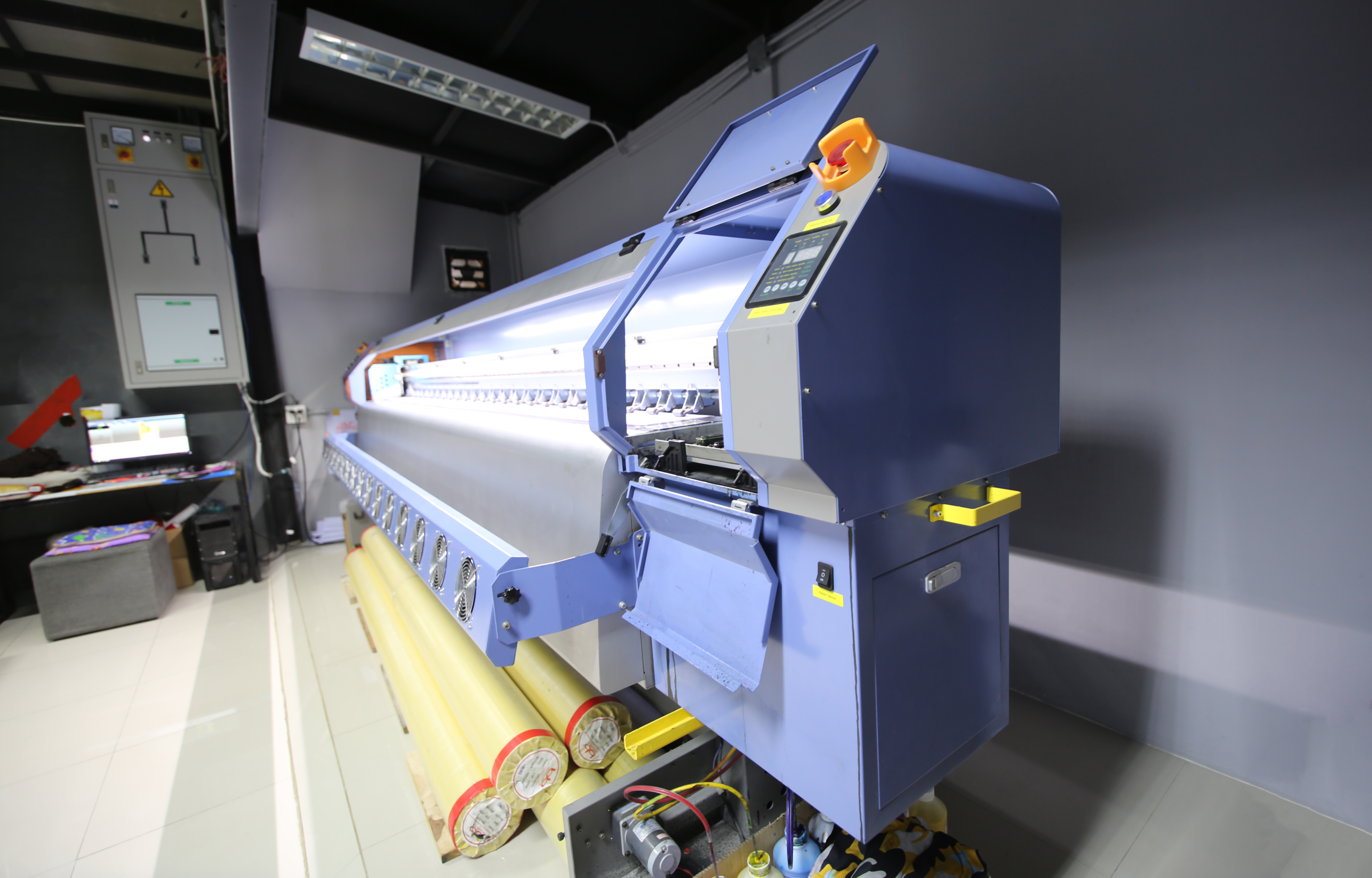 In-house signage manufacturing facility in Delhi NCR - Baba Supersign