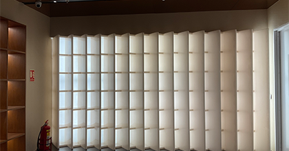 Retail display shelving in supermarkets and hypermarkets